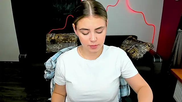 IsabellaBler online show from 14, 9, 2025