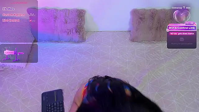 pauline golden1 online show from 11, 3, 2026