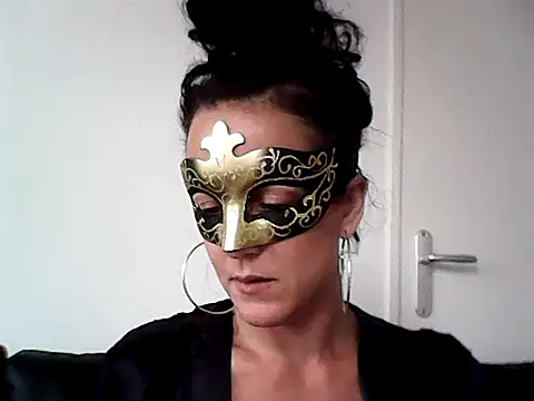 Snapshot of Masquegirlmysterious chatting on 3, 10, 2025 Masquegirlmysterious online show from 3, 10, 2025