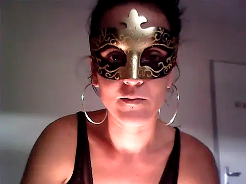 Snapshot of Masquegirlmysterious chatting on 1, 10, 2025 Masquegirlmysterious online show from 1, 10, 2025