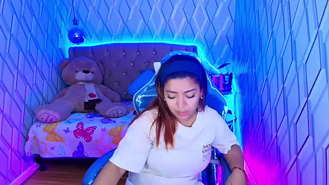 NicolleTaylor online show from 23, 10, 2025