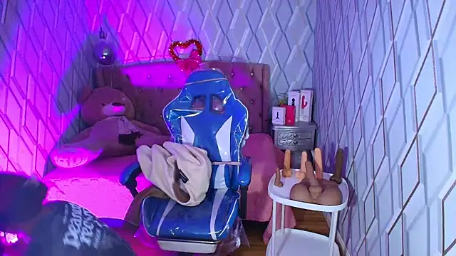 NicolleTaylor online show from 8, 2, 2026