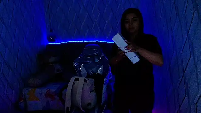 NicolleTaylor online show from 6, 11, 2025