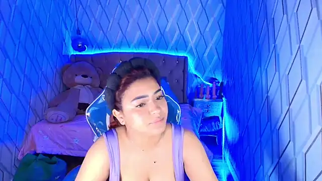 NicolleTaylor online show from 15, 11, 2025