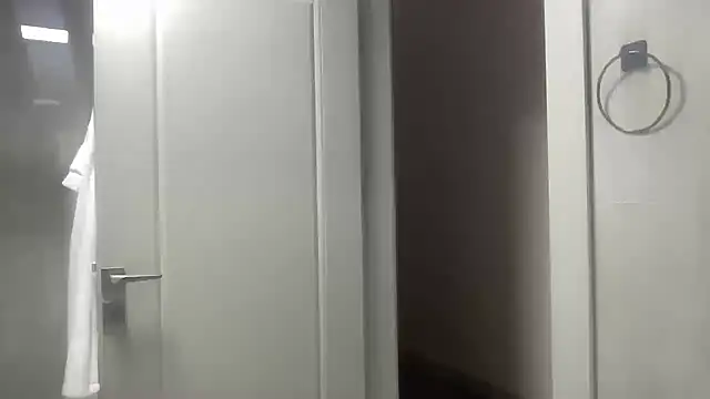 Snapshot of petitebeauty chatting on 17, 1, 2026 petitebeauty online show from 17, 1, 2026