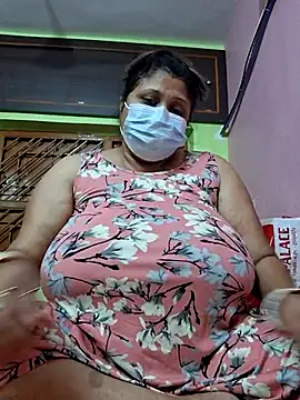 Snapshot of kunjan789 chatting on 18, 10, 2025 kunjan789 online show from 18, 10, 2025