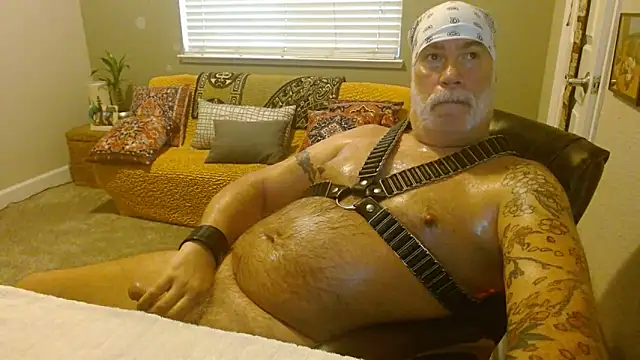 musclebearnips online show from 14, 10, 2025