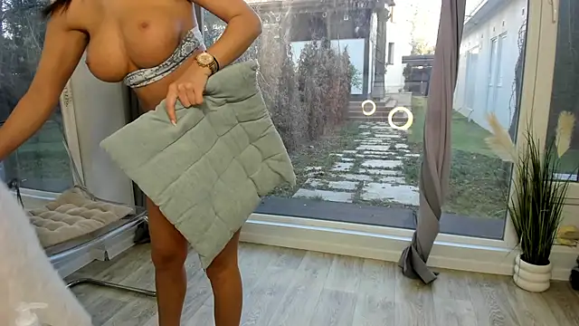 Selena Reeves online show from 9, 3, 2025