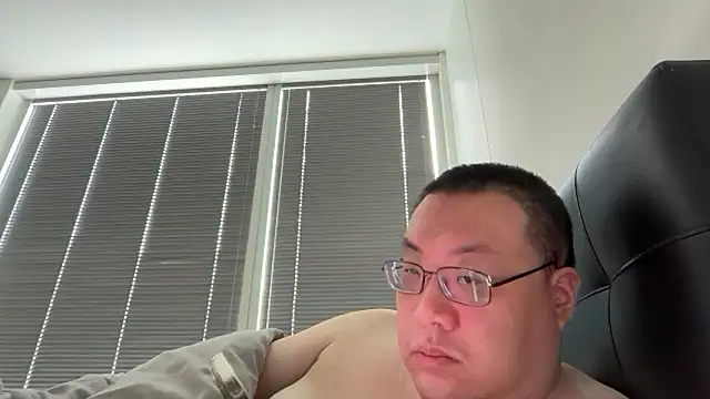 Snapshot of slaveasianboy chatting on 6, 6, 2026 slaveasianboy online show from 6, 6, 2026