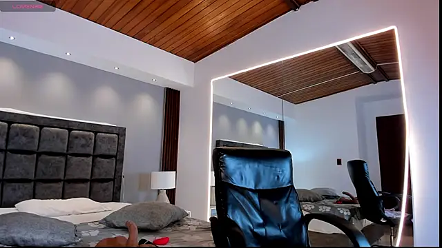 victoria mooree online show from 20, 3, 2025