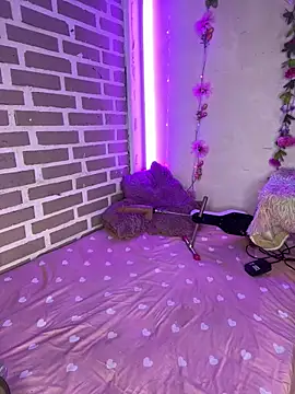 CharlotteMillers online show from 18, 9, 2025