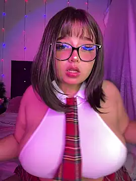 CharlotteMillers online show from 15, 4, 2026