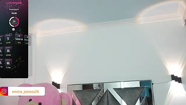 Snapshot of Emma_jamess chatting on 12, 9, 2025 Emma jamess online show from 12, 9, 2025