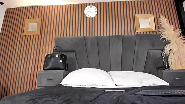 MeganFoxxi  online show from 13, 2, 2026