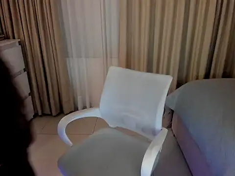 kiaraowen online show from 27, 9, 2025