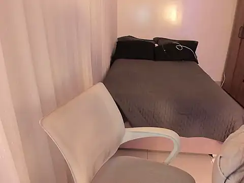 kiaraowen online show from 23, 4, 2026