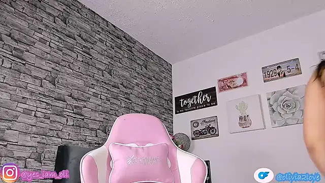 olivia22love online show from 11, 10, 2025