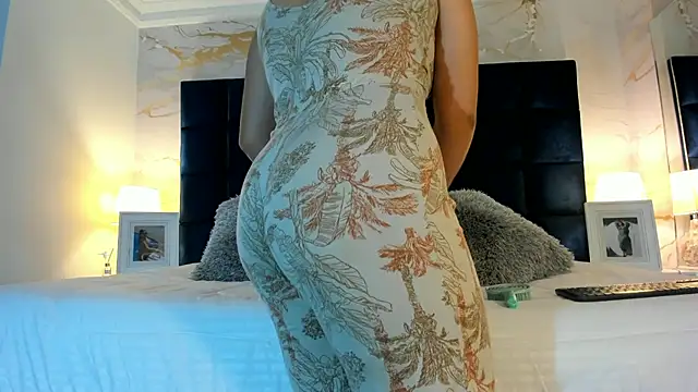 EVELIN MASON online show from 2, 10, 2025