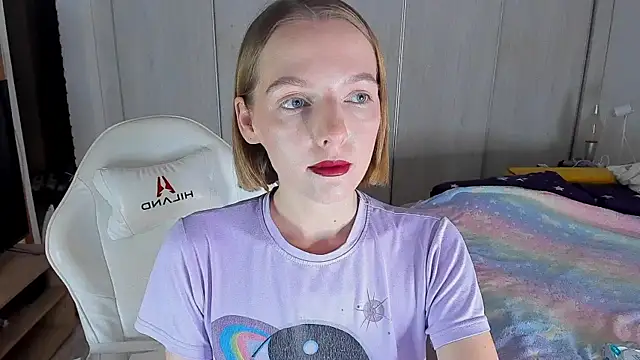 Snapshot of ice_pixie chatting on 16, 12, 2025 ice pixie online show from 16, 12, 2025