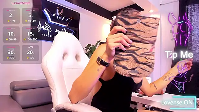 AnaRuiz online show from 15, 10, 2025