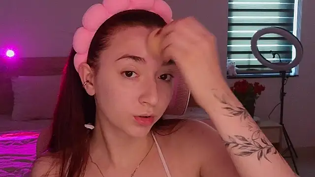 YasmineWest online show from 7, 5, 2026