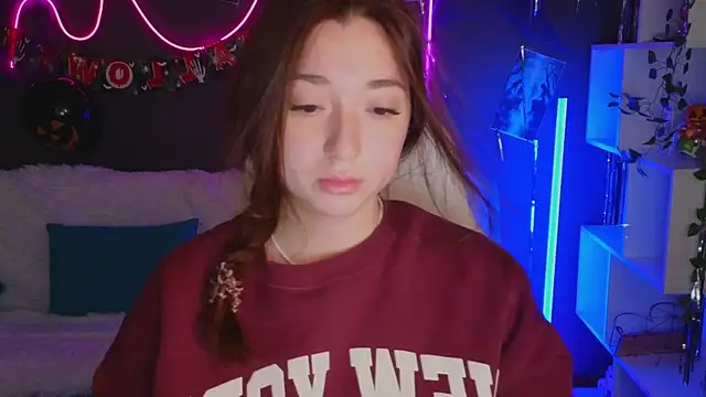 YasmineWest online show from 28, 10, 2025