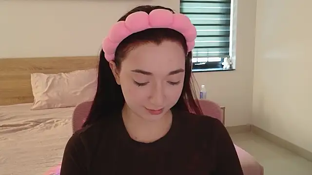 YasmineWest online show from 5, 6, 2026