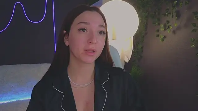 YasmineWest online show from 17, 10, 2025