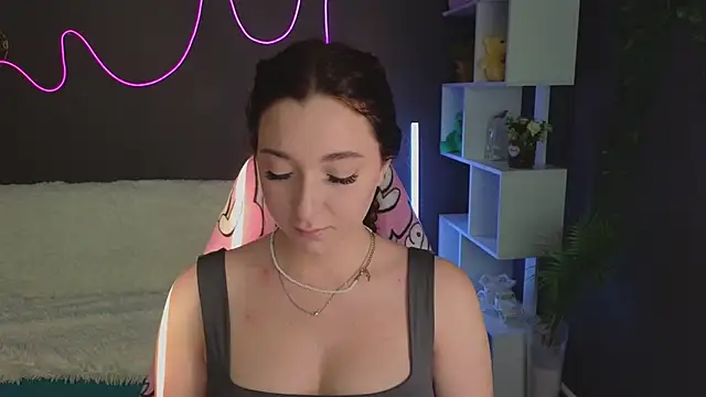 YasmineWest online show from 14, 10, 2025