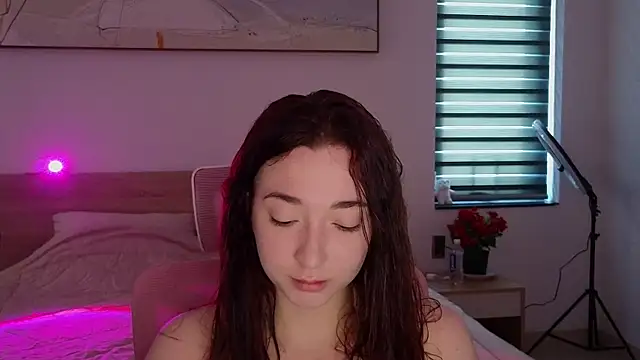 YasmineWest online show from 10, 5, 2026