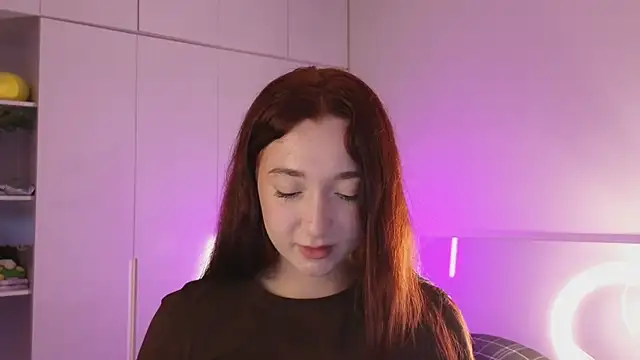 YasmineWest online show from 17, 7, 2026