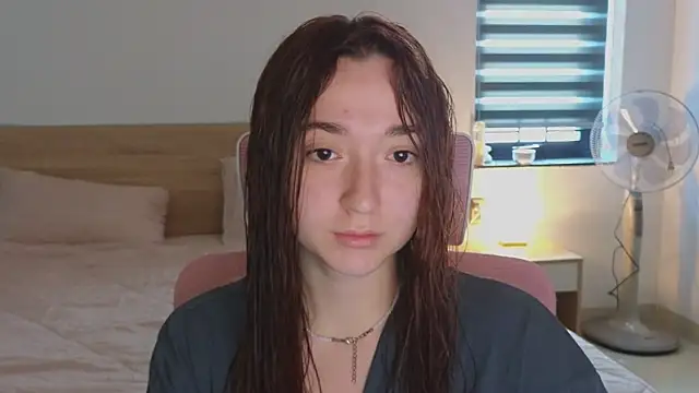 YasmineWest online show from 5, 4, 2026