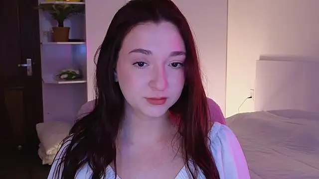 YasmineWest online show from 17, 6, 2026