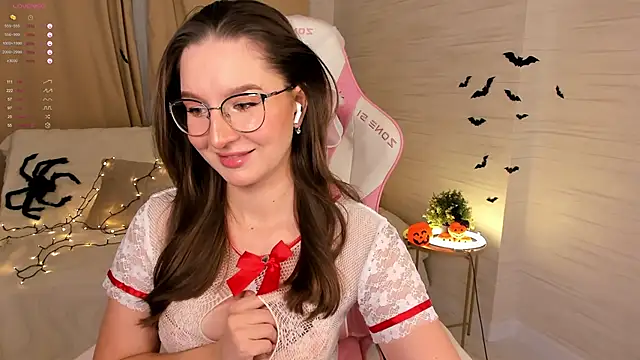 AnnikaAllison online show from 12, 10, 2025