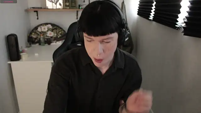 carthylovvve online show from 7, 3, 2025