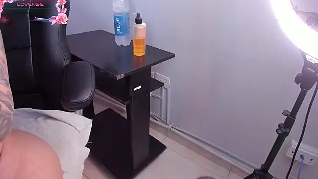 Tisha  lau online show from 21, 3, 2025