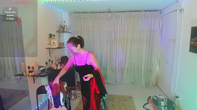 lollita 23  online show from 14, 2, 2025