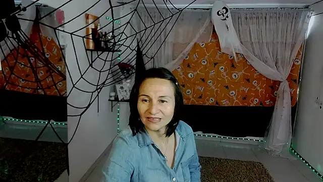 lollita 23  online show from 28, 10, 2025