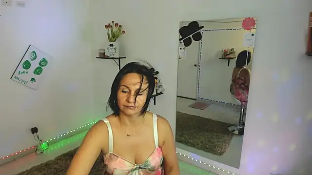 lollita 23  online show from 22, 9, 2025