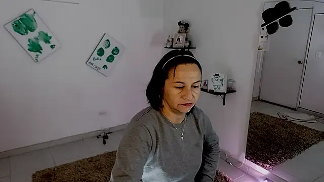 lollita 23  online show from 26, 10, 2025