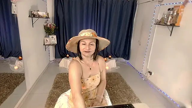 lollita 23  online show from 4, 6, 2026