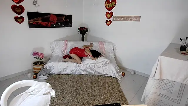 lollita 23  online show from 16, 4, 2026