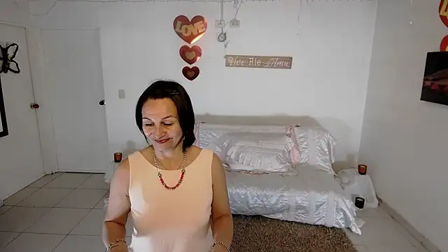 lollita 23  online show from 27, 4, 2026
