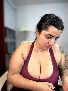 Snapshot of horny_roomiess chatting on 28, 10, 2025 horny roomiess online show from 28, 10, 2025