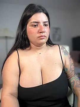 Snapshot of horny_roomiess chatting on 28, 11, 2025 horny roomiess online show from 28, 11, 2025