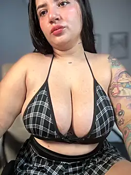 Snapshot of horny_roomiess chatting on 25, 11, 2025 horny roomiess online show from 25, 11, 2025