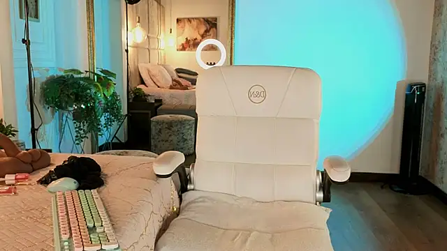 Victoria-Harper online show from 14, 11, 2025