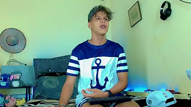 Liamscott  online show from 8, 4, 2026