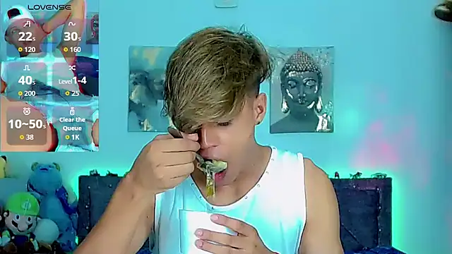 Liamscott  online show from 13, 11, 2025