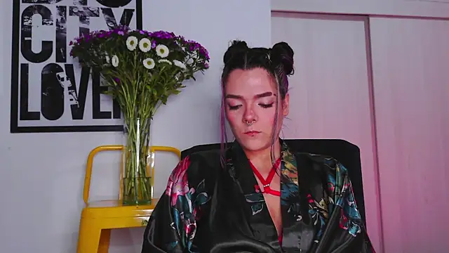 purple em69 online show from 15, 10, 2025